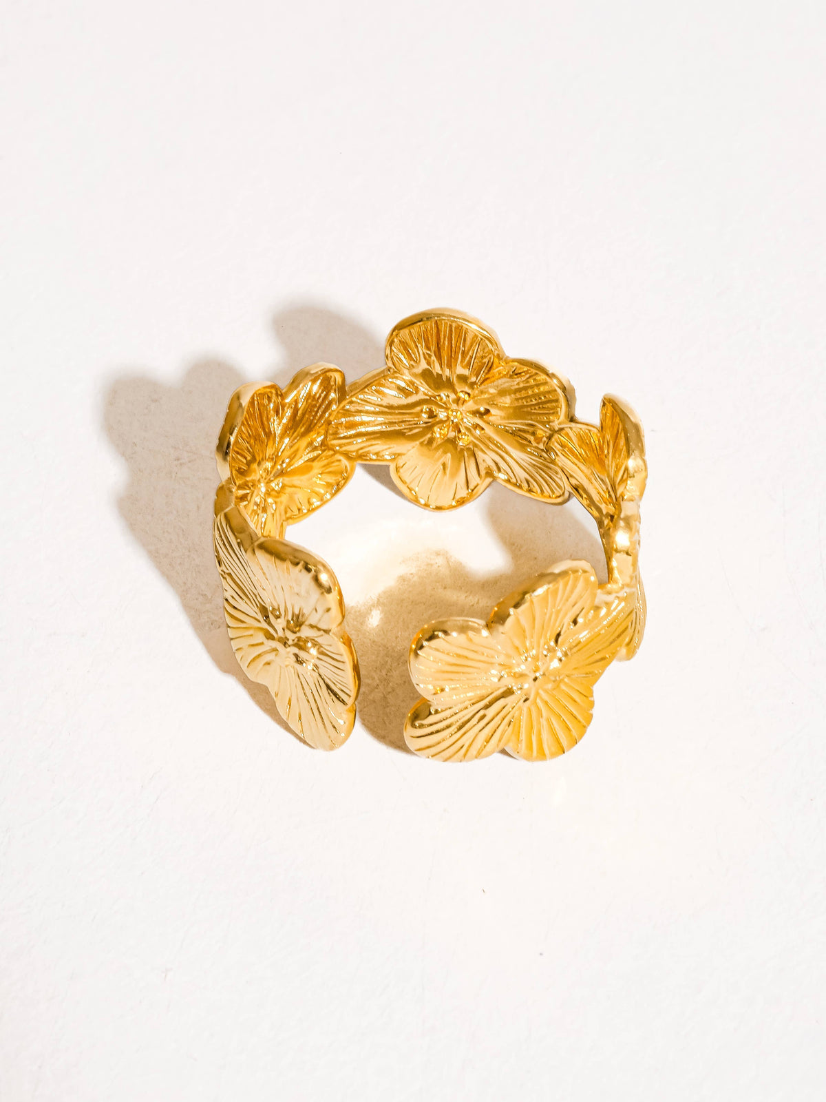 JOELLE 18K GOLD FLOWER RING