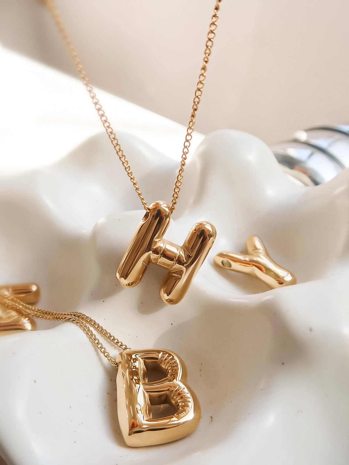 18K GOLD PILLOW LETTER NECKLACE