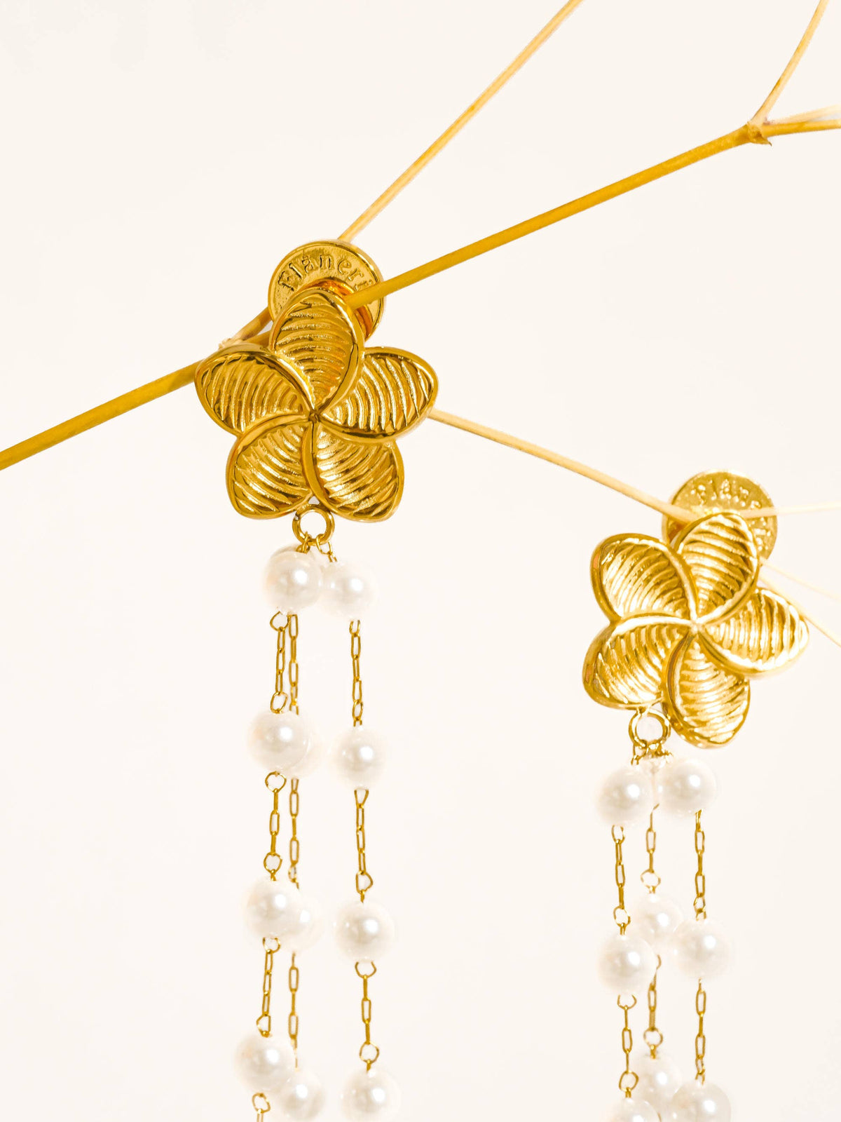 THALINE FLORAL PEARL EARRINGS