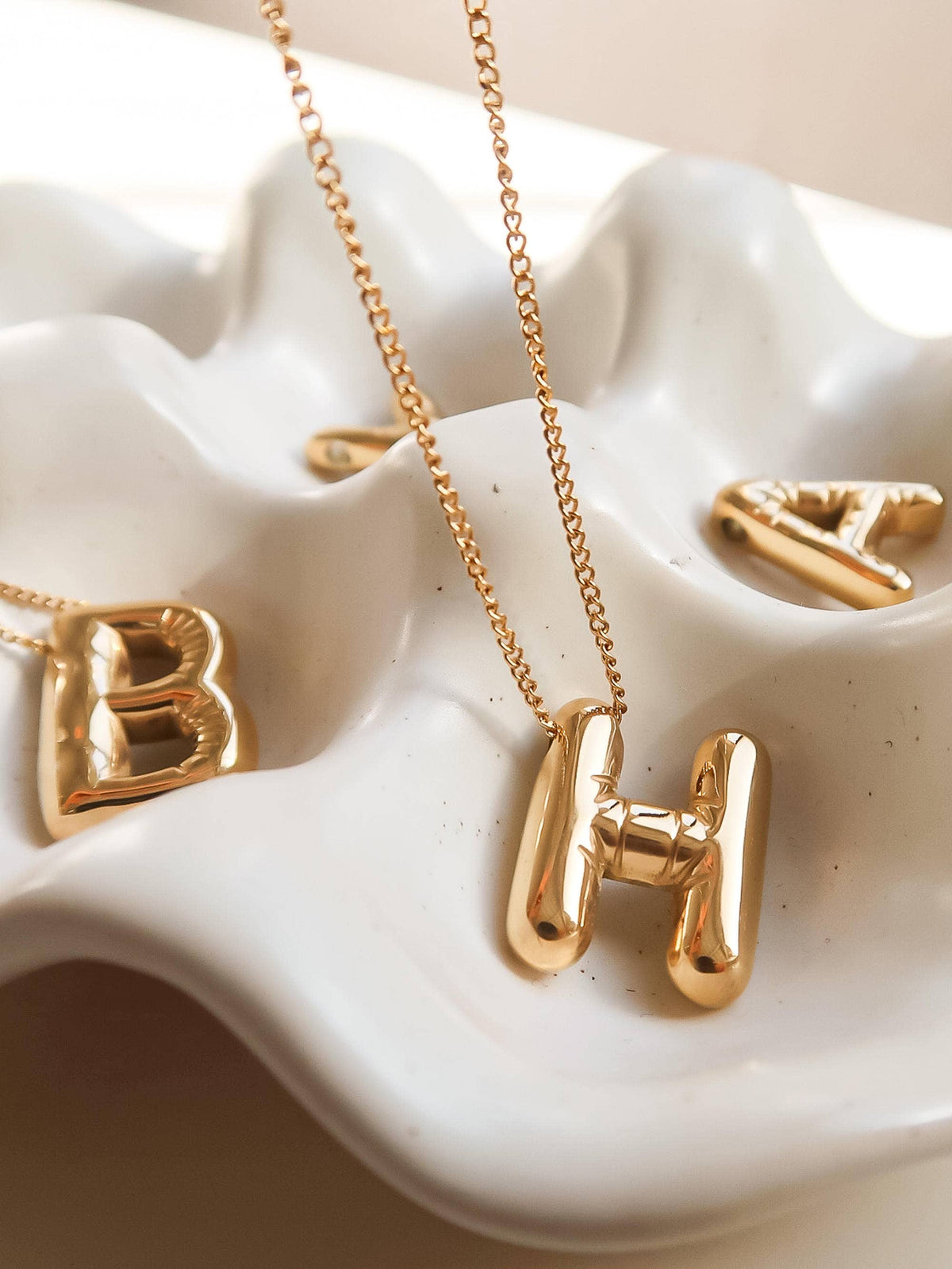 18K GOLD PILLOW LETTER NECKLACE