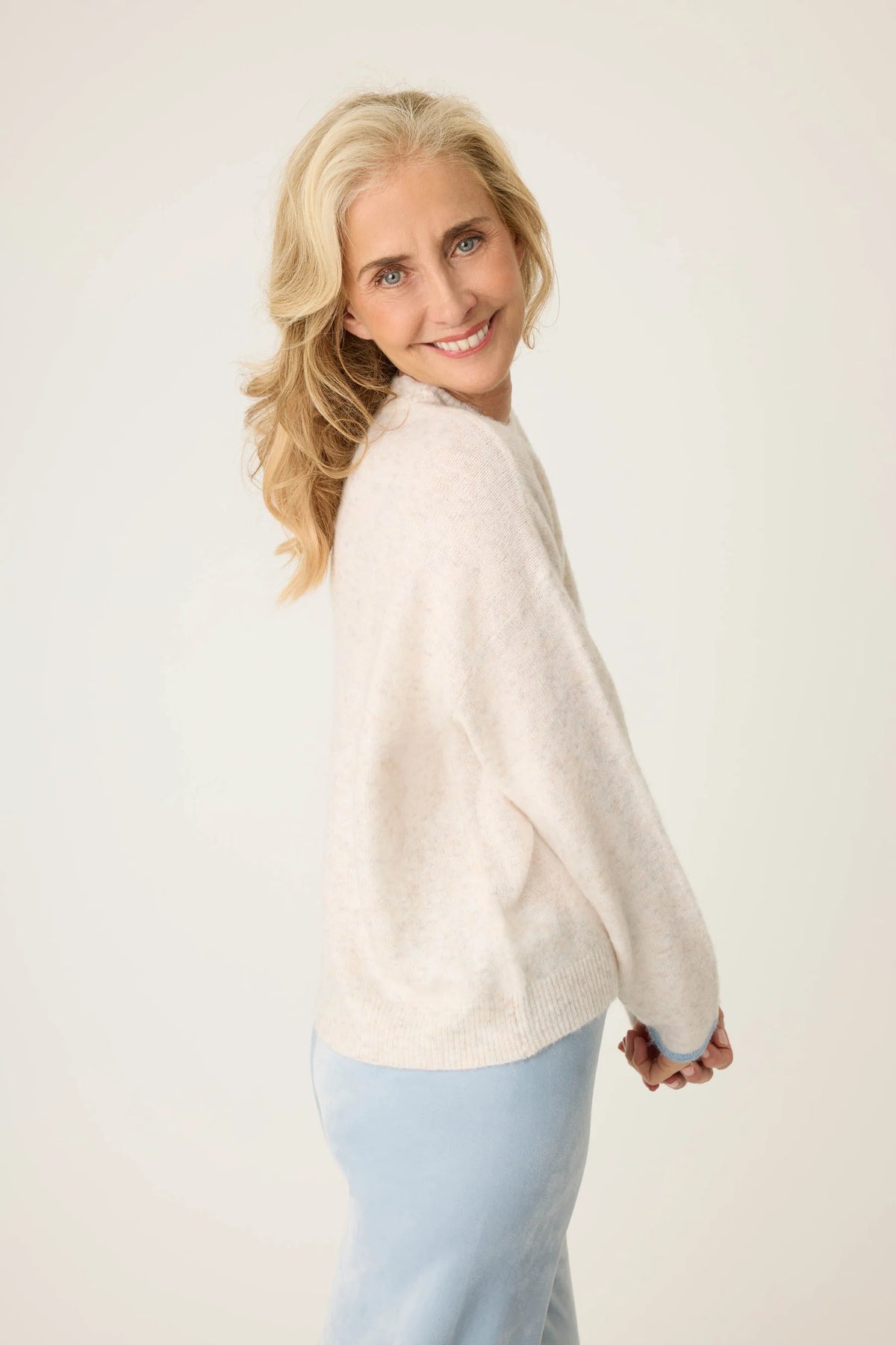 SPREAD LOVE SWEATER