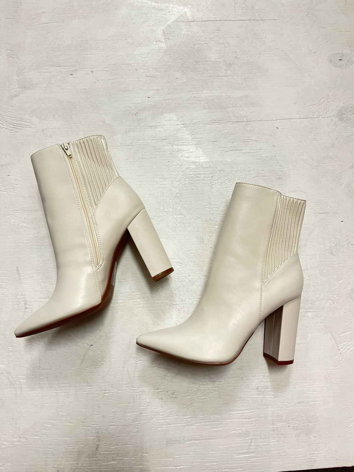 SIGNAL BOOTS